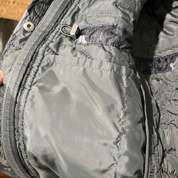 Isaac Mizrahi Live jacket size large black camo - Picture 4 of 6